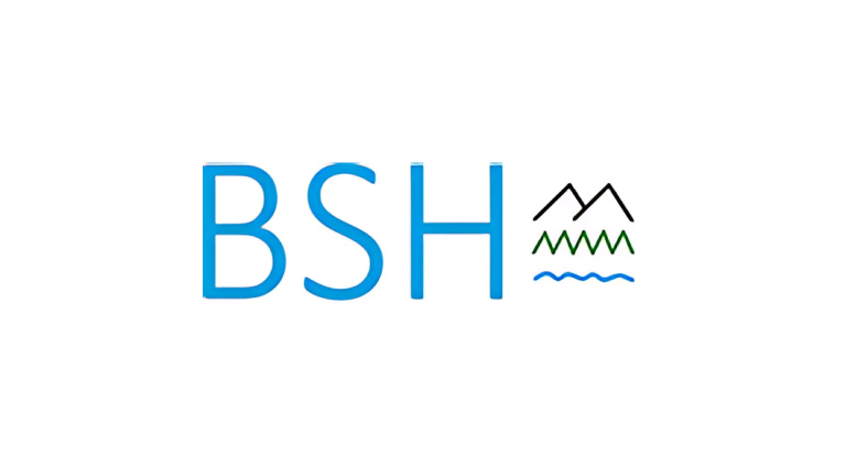 BSH Zürich Das Bild zeigt die Buchstaben „BSH“ in Blau auf weißem Hintergrund. Neben den Buchstaben befinden sich einfache Strichzeichnungen von zwei schwarzen Dreiecken, grünen Zickzacklinien und blauen Wellenlinien, die Berge und Wasser darstellen.